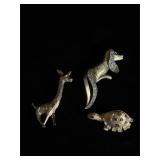 Lot of 3 animal brooches, turtle, dog, giraffe