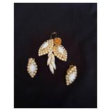 Vintage gold tone and white brooch & earrings set