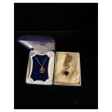 Lot of 2 necklaces