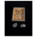 Lot of 3 brooches and earrings trolly rhinestones