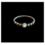 Sterling silver 925 Opal ring sz 8.5 1.3g