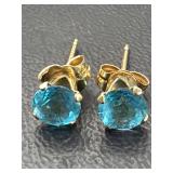 14K gold blue stone earrings 0.7 g