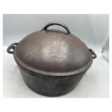 Vintage cast iron Dutch oven # 8