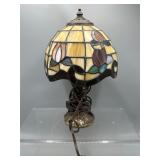 Stained glass tulip pattern lamp