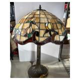 Stained glass tulip pattern lamp