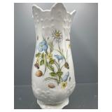 Aynsley Natures delight vase