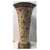 25' Castilian porcelain vase