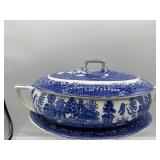 Vintage blue Willow casserole dish