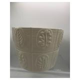 Haeger white leaf planter