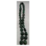 Vintage emerald green jade bead necklace