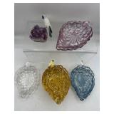 Arara Cristal parrot & anchor hocking grape dish