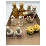 Vintage molded plastic chef & more S&P