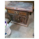 End table with storage. 4-160