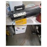 Dewalt 125,000 BTU heater. 4-253