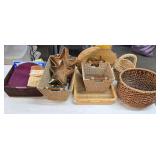 Large Lot of Wicker Deco.Baskets+1Hat 5-41s