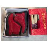 Slippers and Boots Both New Size 7 1/2  5-54s