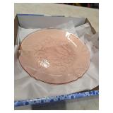 4 pink glass flower plates. 22-1