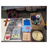 Art and clock lot. K-21