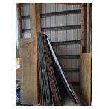 lattice/wood paneling/lot