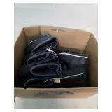 Box of size 1 boots. 25-53