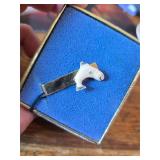 Ivory carved salmon tie clip. T8