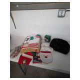 Christmas lot with placemats. 8-8
