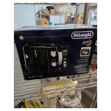 Delonghi deep fryer. 17-4