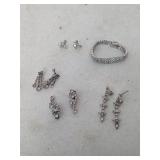 earrings and bracelet lot. N-4