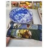 Vintage metal bowl & Alaska placemats. 20-15