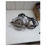 Skill saw 7 1/4 saw. 19-9