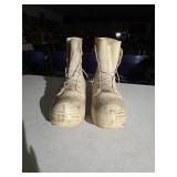 Size 12 bunny boots. 3-15