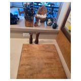 Cutting board, knife block and more. D58