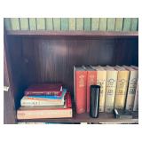American history books on shelf. D275