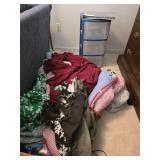 Blankets and plastic 3 drawer shelf. D417