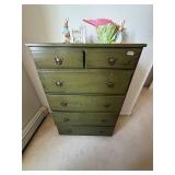 Vintage dresser. D255