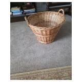 Huge wicker basket, 14in tall, 21in diameter. D443