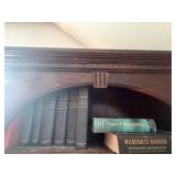Abraham Lincoln books and more on shelf. D272