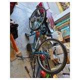 Magna mtn tamer 15 speed bike. D599