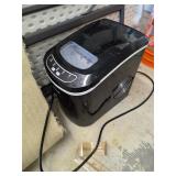 Della ice maker. D555