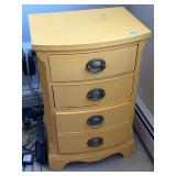 Vintage 4 drawer end table/dresser. D260