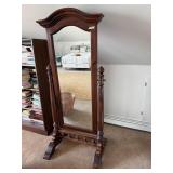 Large standing Mirror. D285