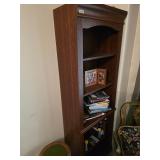 5 shelf bookcase. D358