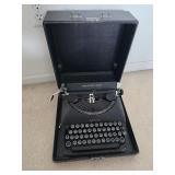 Remington Rand typewriter in case. D424
