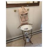 Vintage Victorian washstand. D242