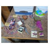 Jewelry and keepsakes lot. 55-3