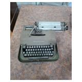Vintage Remington quiet riter typewriter. 55-9