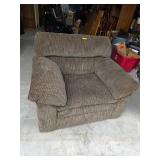 Large comfortable chair in great condition. N9