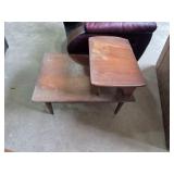 Vintage end table 22in tall, 30in long. 55-74