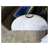 Folding circular table. 1-20