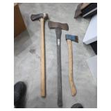 splitting maul, double axe and camp axe. 1-2
